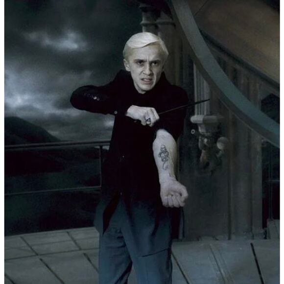 NEW Harry Potter The Dark Mark Snakes Death Eater Enamel Pins 393-1 - Picture 2 of 2